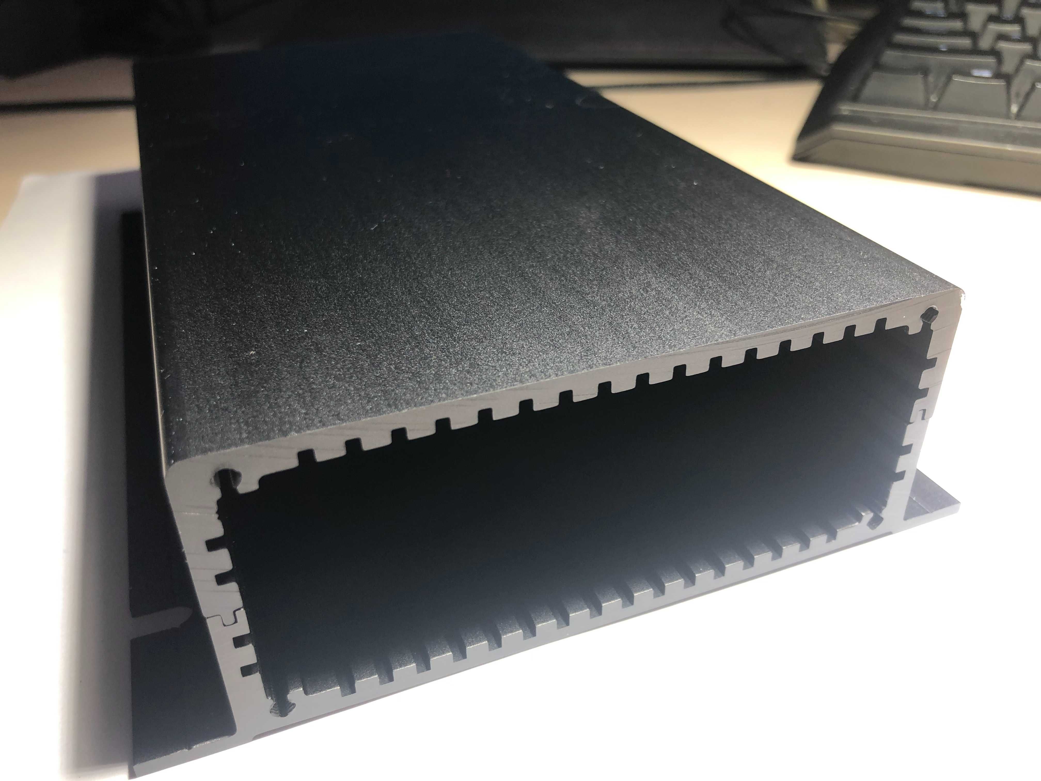 Pudełko aluminiowe na elektronikę 200x105x50mm z kołnierzem