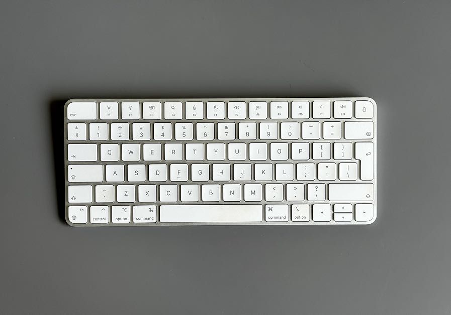 Klawiatura Apple Magic Keyboard A2450 (MK2A3LL/A) – stan idealny