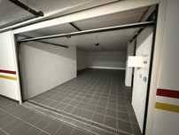 Garagem / Armazem | Até 3 Viaturas + Arrumação | Portela
