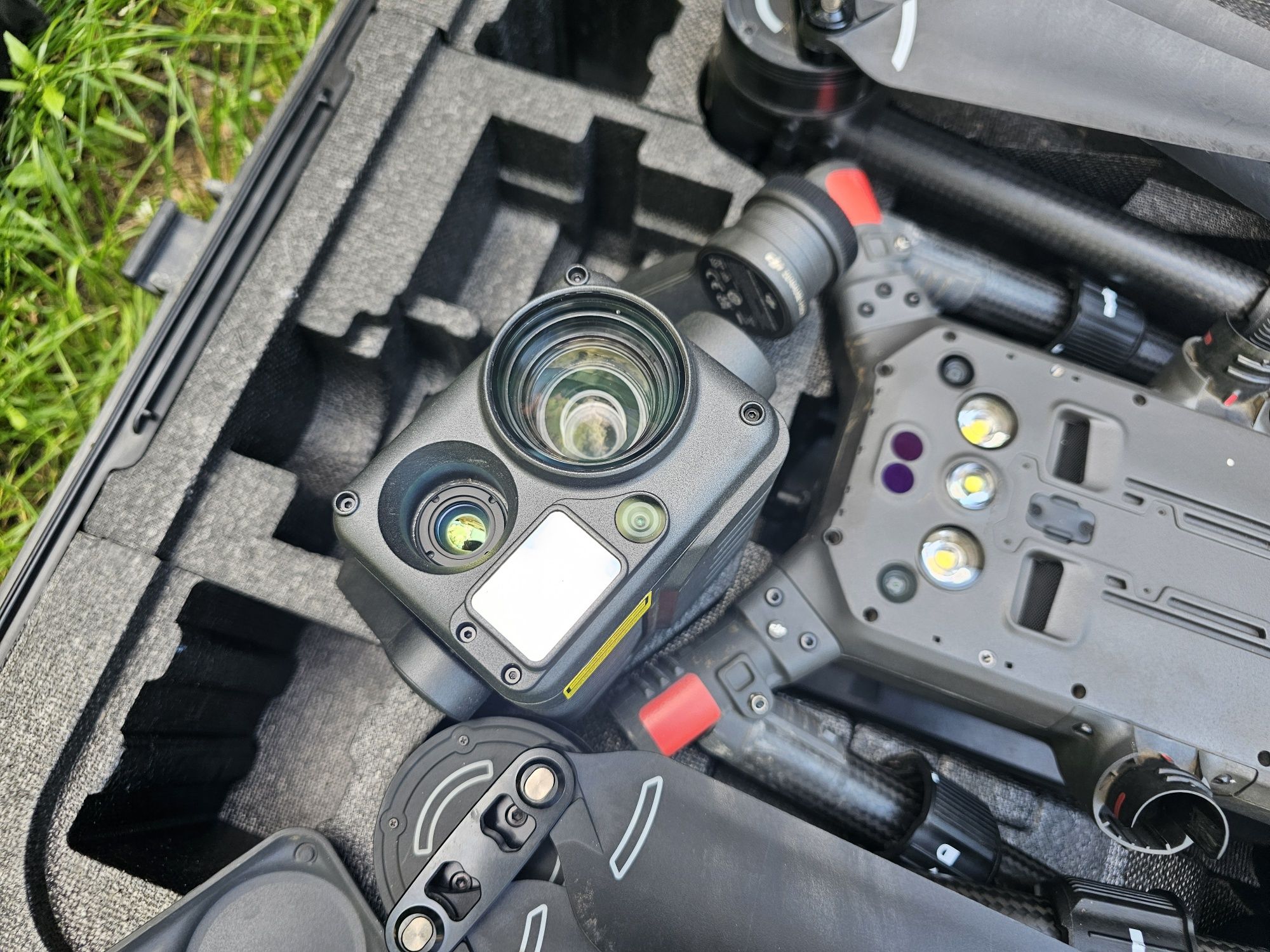 Квадрокоптер, дрон DJI Matrice 300 RTK + камера DJI Zenmuse H20T