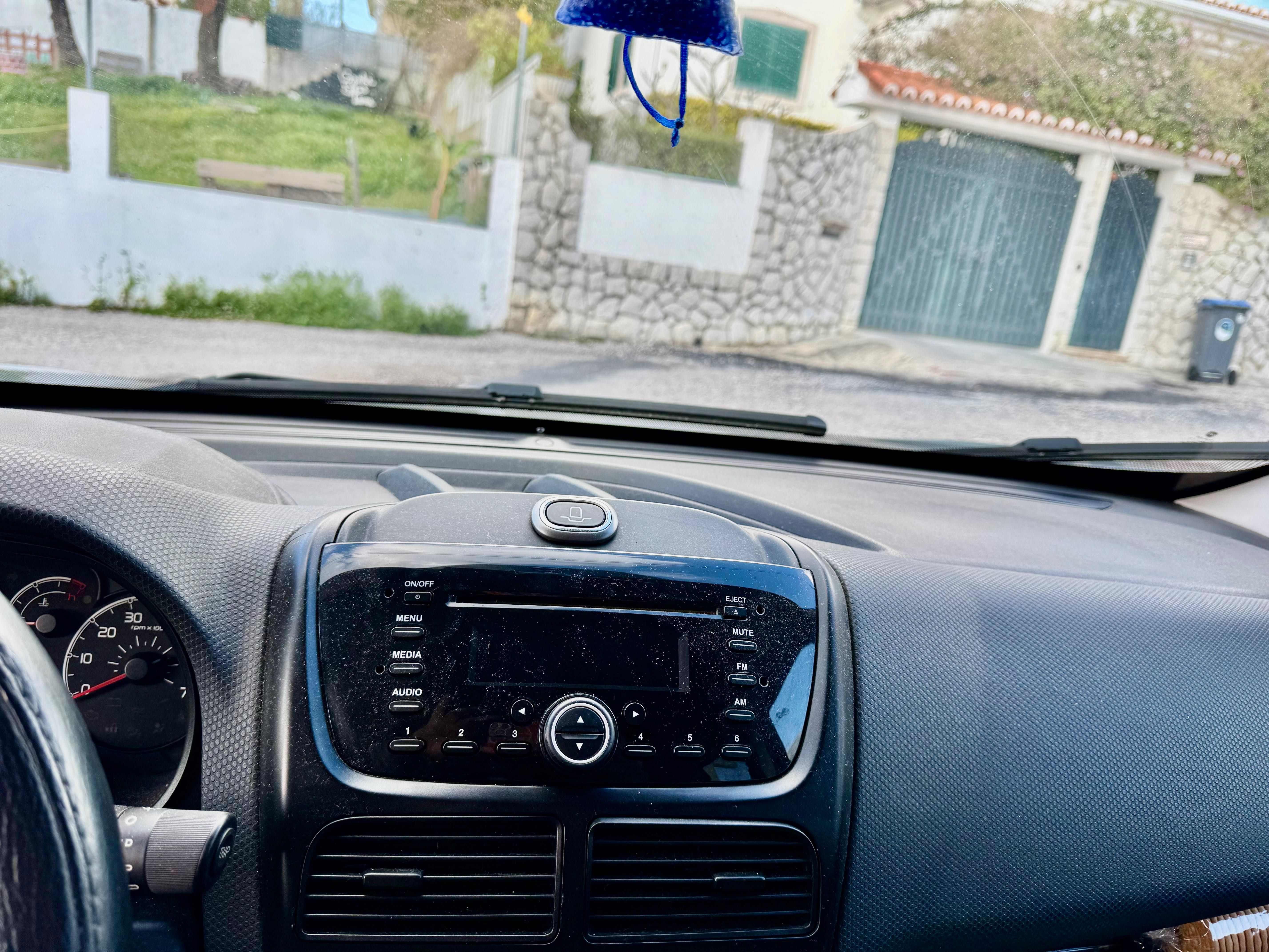 Fiat Doblo 7 lugares apta para TRANSPORTE de CRIANÇAS TCC