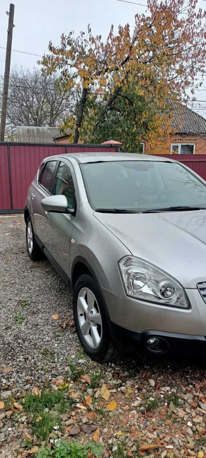 Продається авто Nissan Qashqai 2009 2.0 бензин в гарному стані.