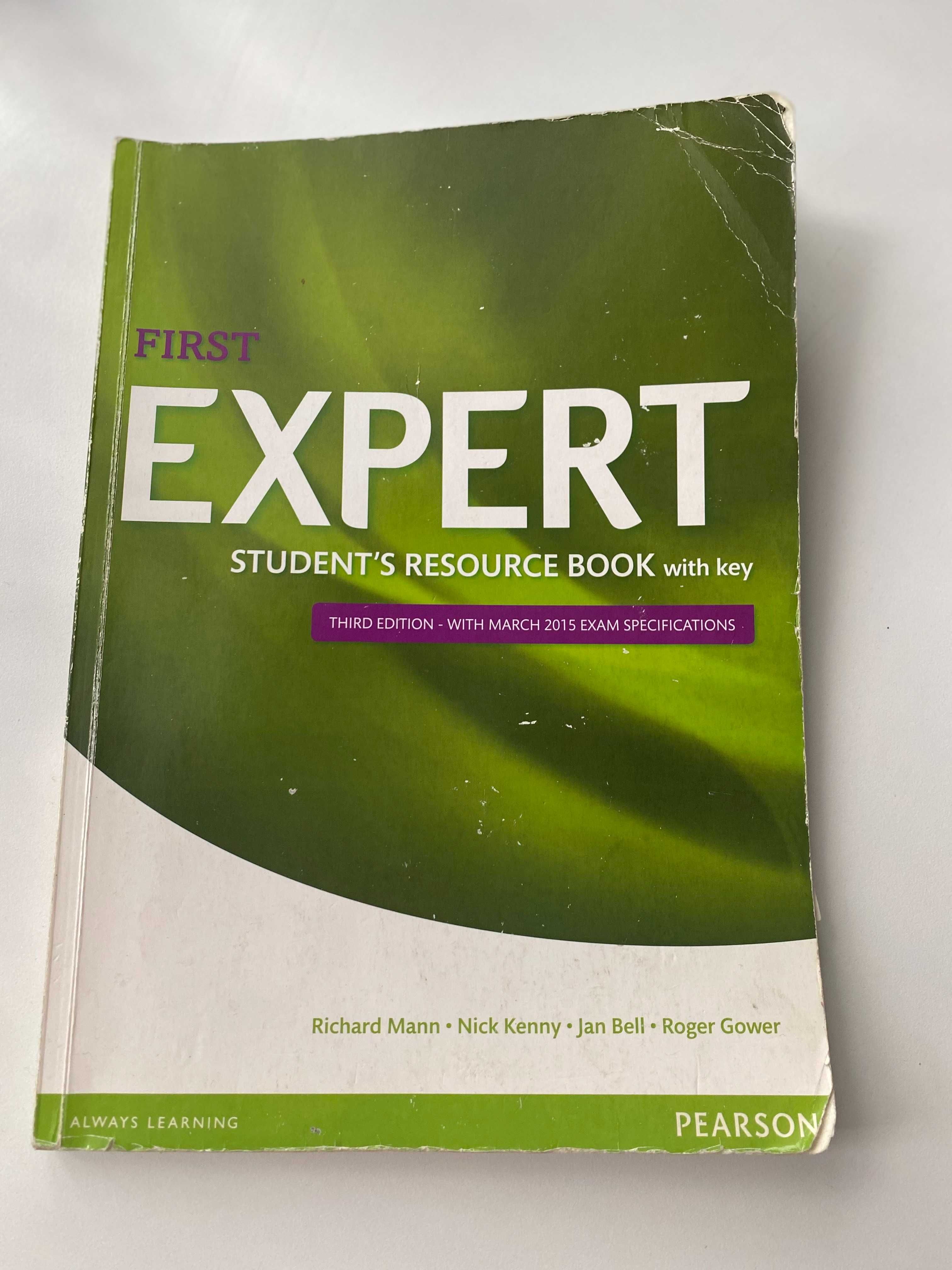 First Expert Coursebook i Student's resource book