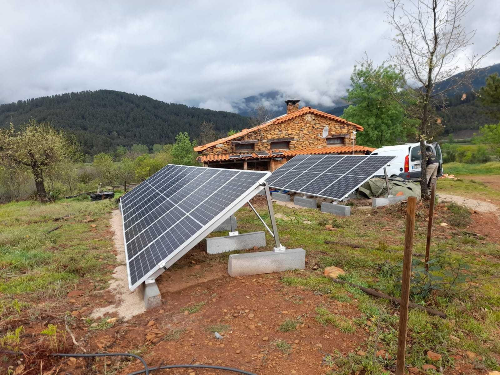 canalizações , eletricidade e sistemas de energia solar , 24 horas.