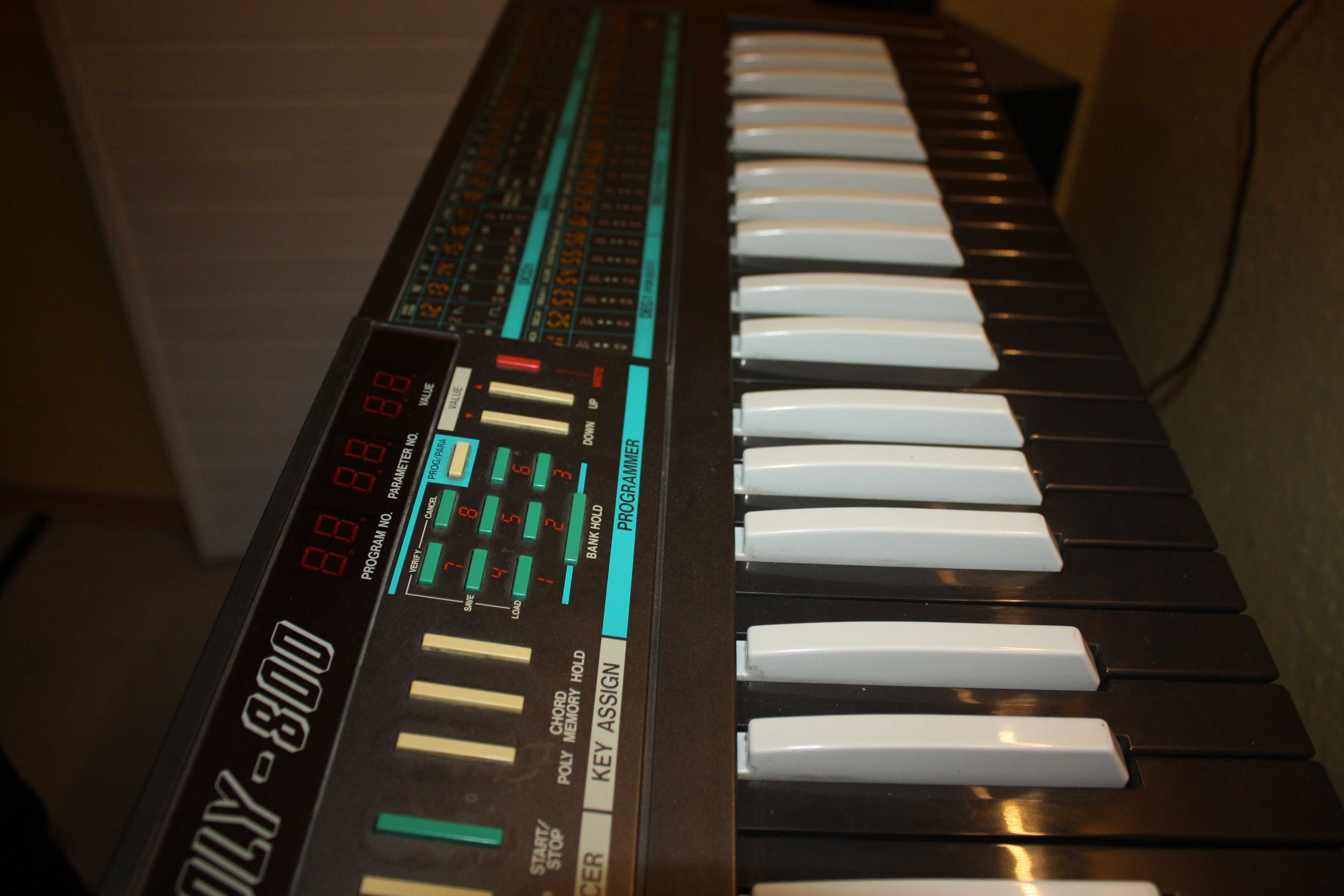 Korg Poly 800 syntezator vintage 1985 Japan reverse keys