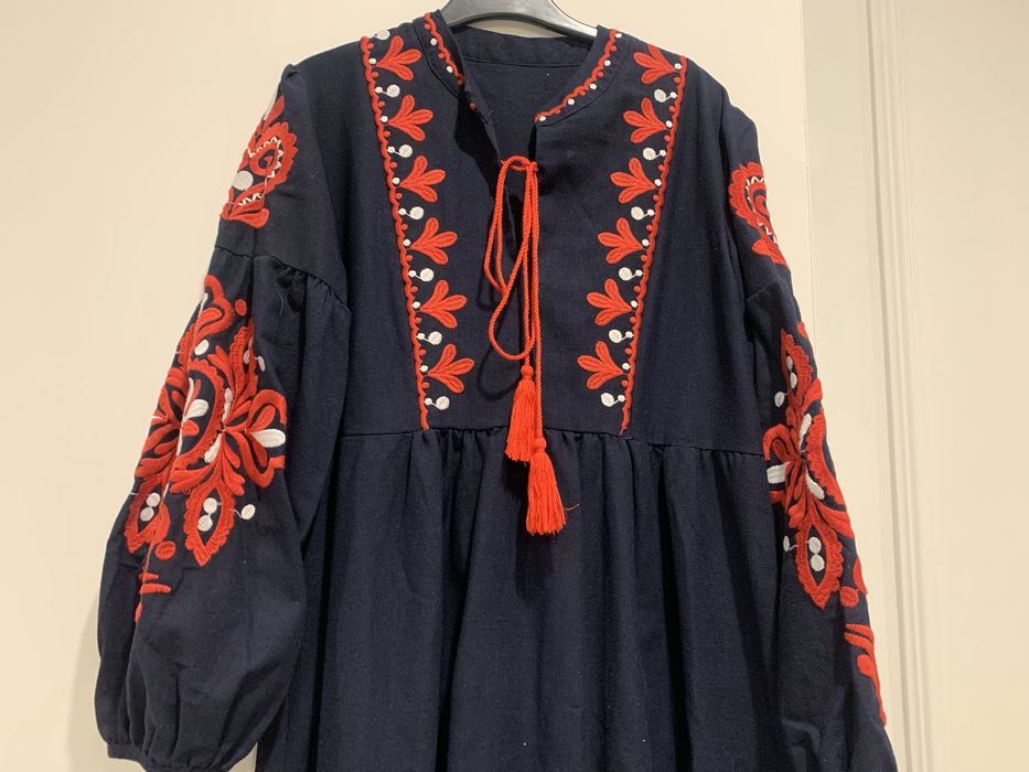 Жіноча вишиванка