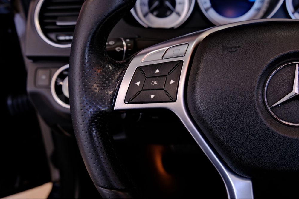 Mercedes C250 AMG 2014 год 1.8 Kompressor