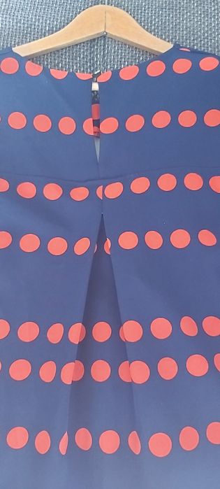 Sukienka granatowa w czerwone grochy L.