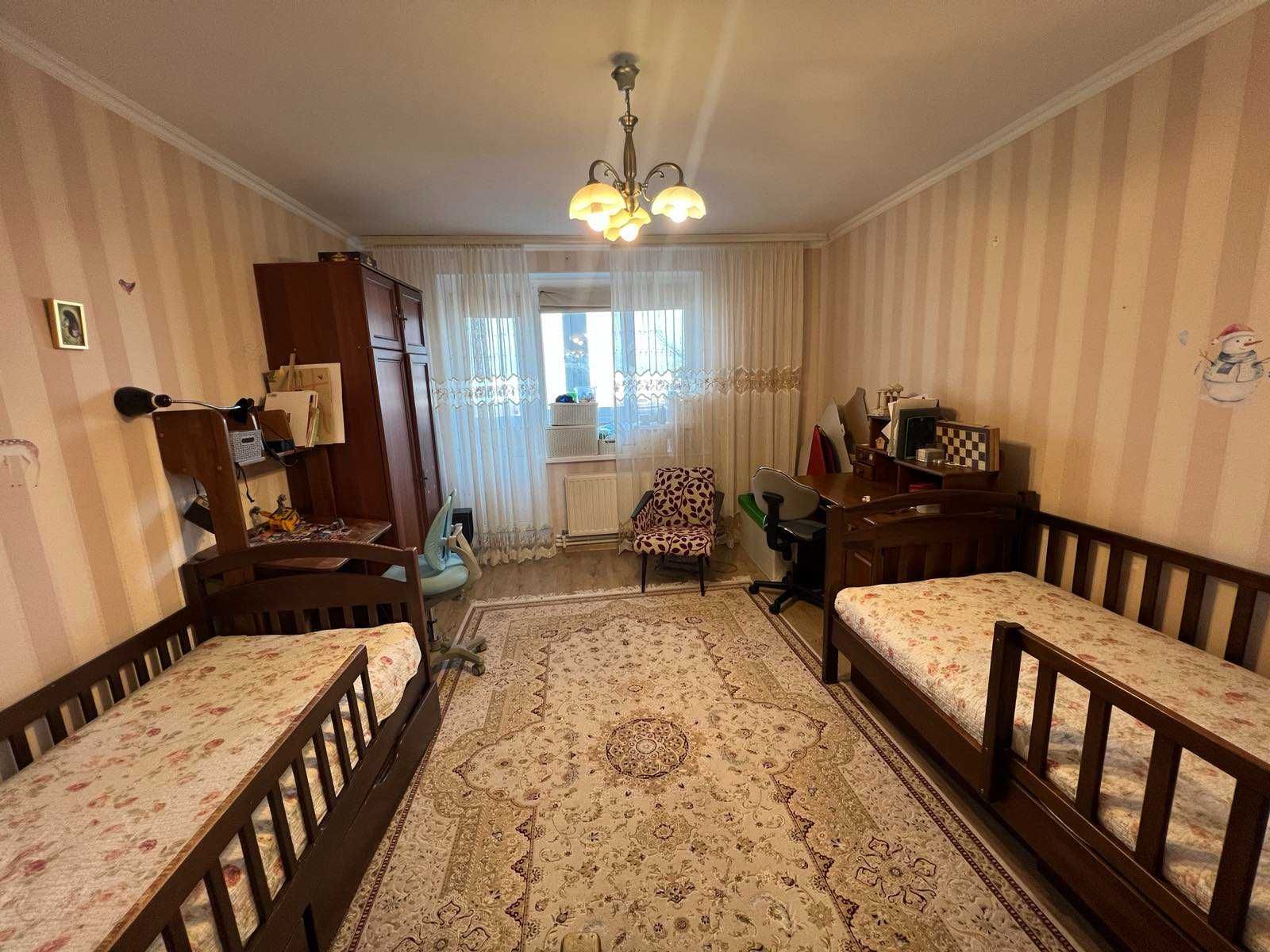 Продается 3-ком. чешка, автономное отопление, ремонт, Корабельный. Q