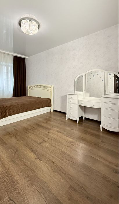 Продаж 2-ної квартири Виставка