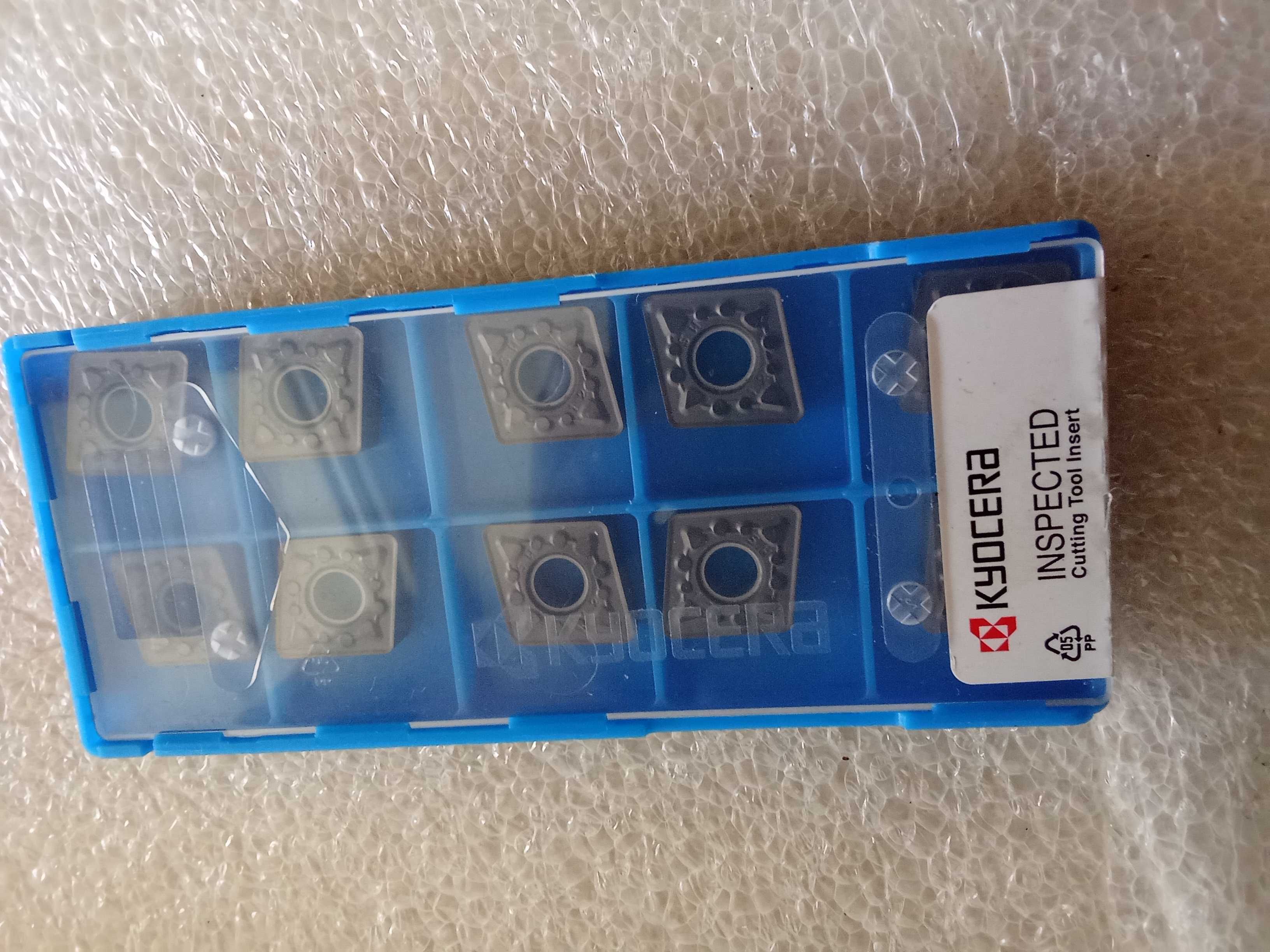 Caixa de 10 pastilhas para torno CNMG120412 Kyocera