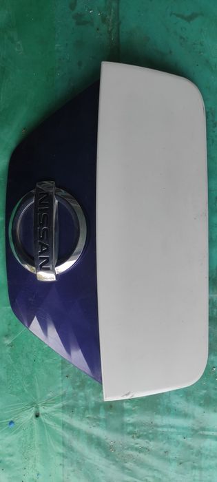 Nisan Leaf запчастина