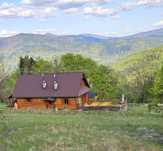 Domek w górach z tarasem widokowym.  Beskid Żywiecki.  Rajcza