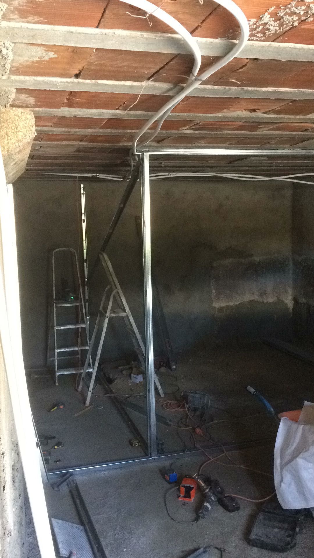 Trabalhos de remodelação e construção civil