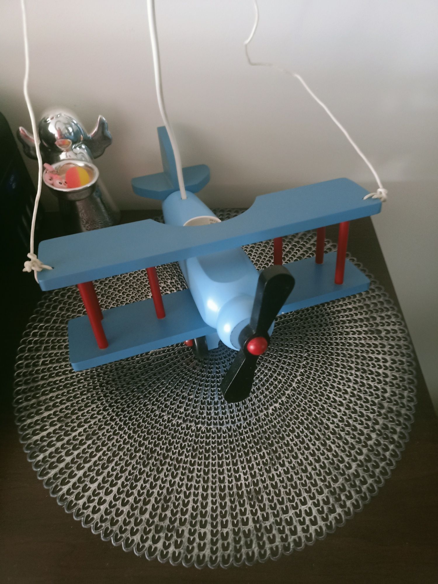 Żyrandol drewniany helikopter