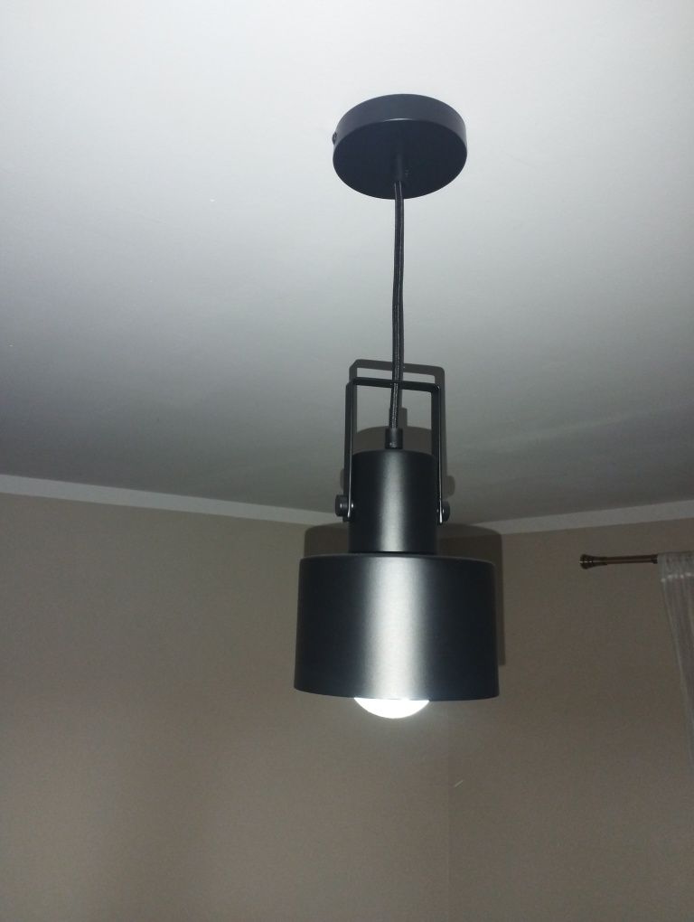 Lampa na żarówkę
