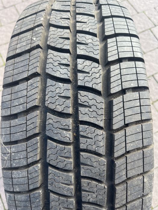 235/65r16c vredestein шина нова