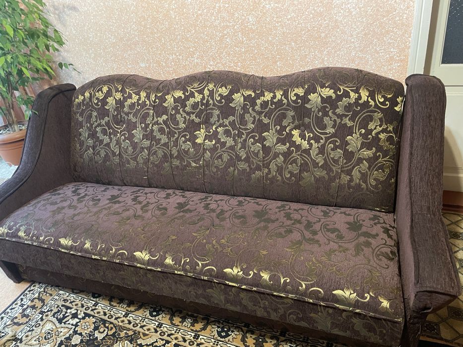 Диван розкладний два крісла мякий куток