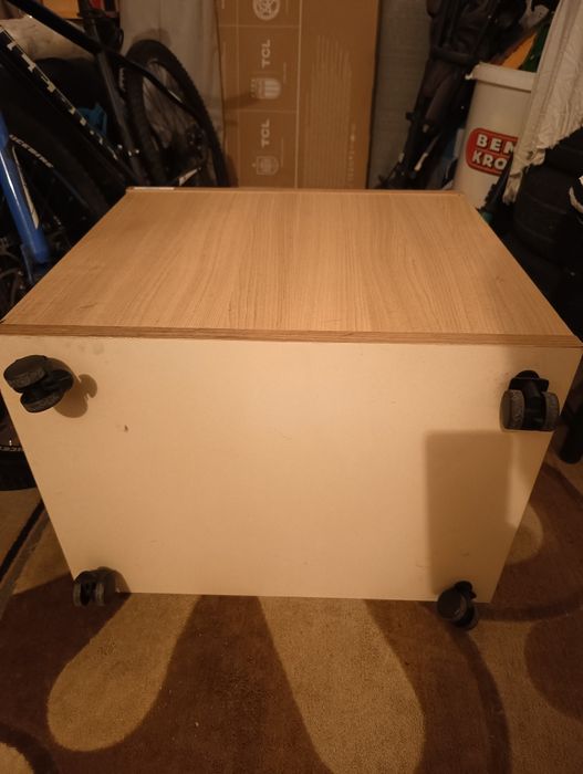 Kontenerek pod biurko, komódka.