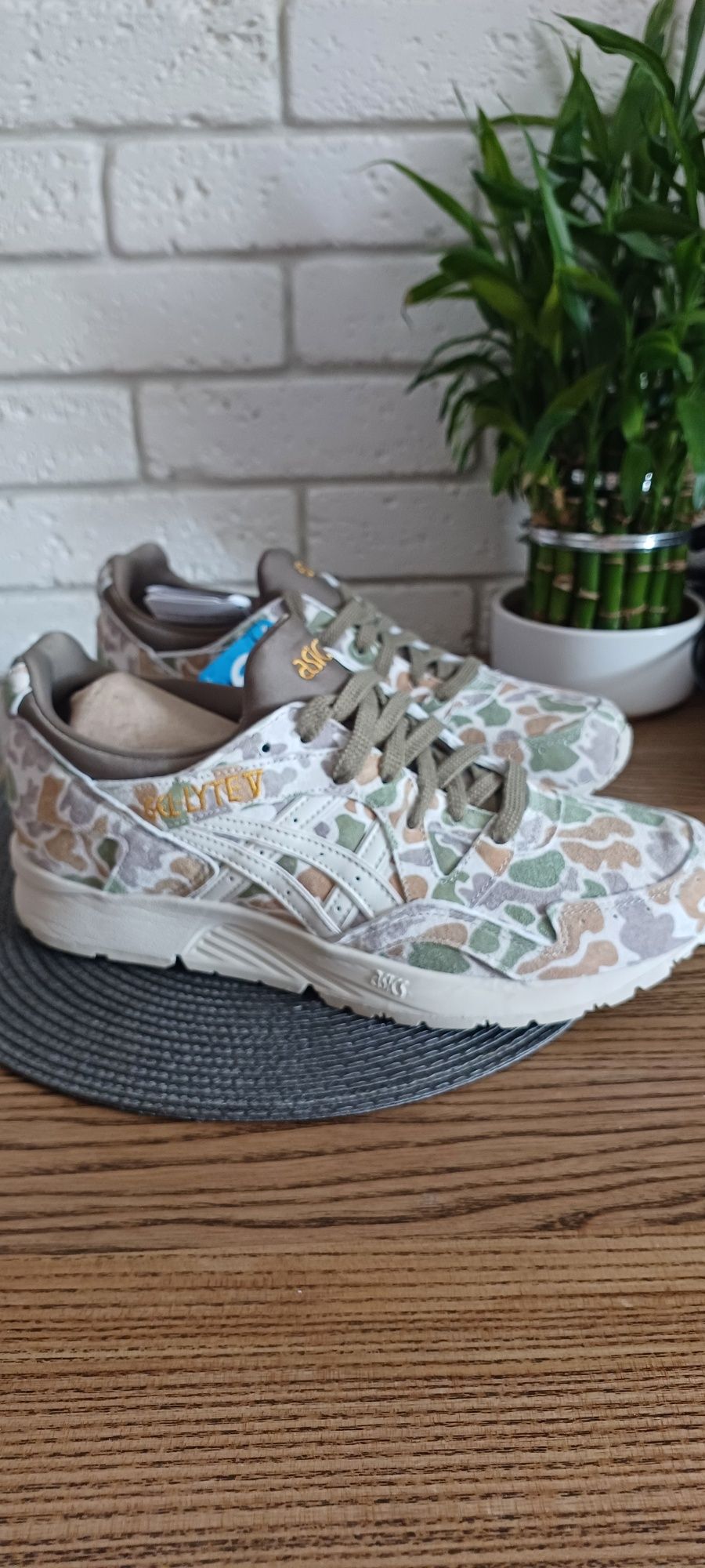 Кожаные стильные кроссовки,бренда Asics, оригинал.