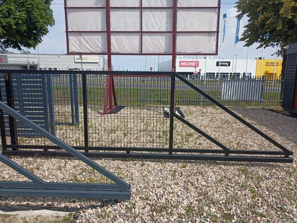 Ogrodzenia panelowe panel słupki  bramy furtki płoty palety płoty