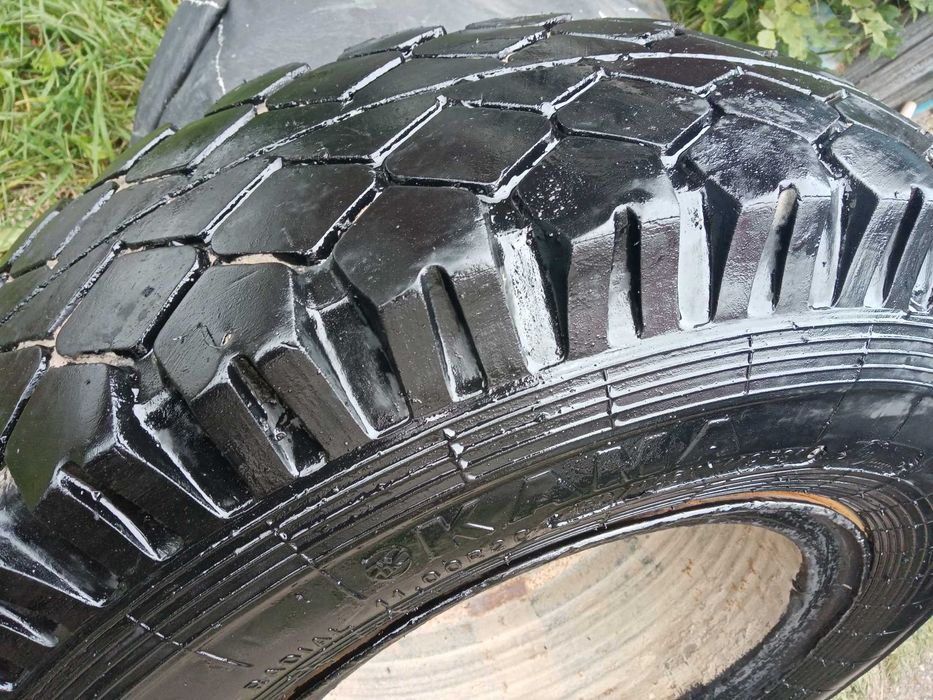 Колеса до вантажного авто у зборі із дисками