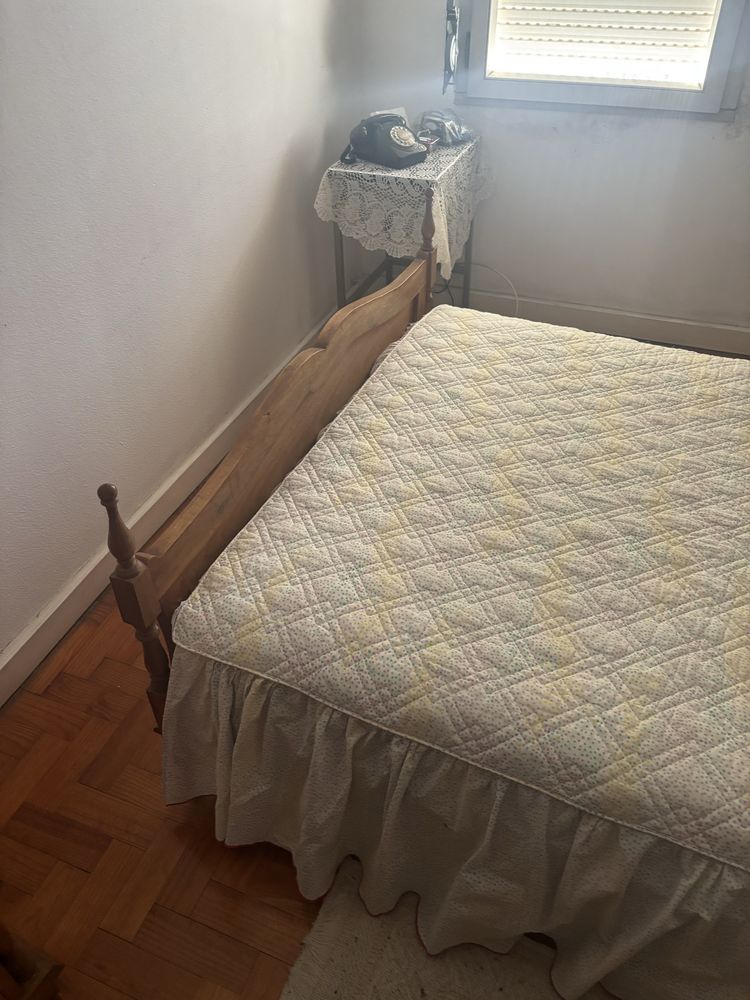 Mobilia de quarto antiga