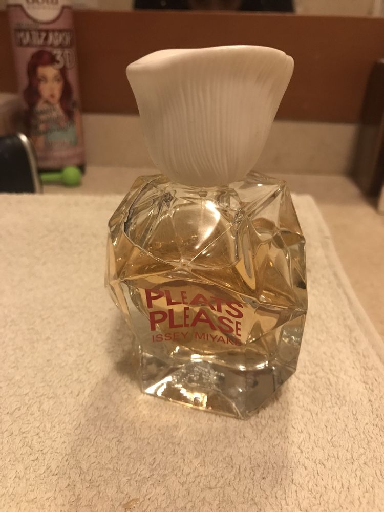 Perfume do issey miyake pleats please