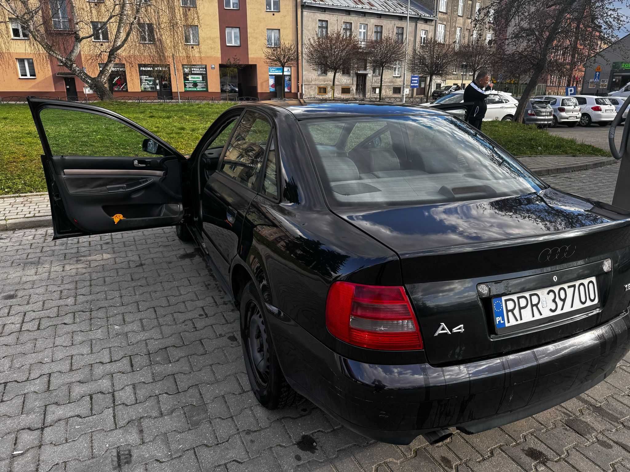 Audi A4 B5 1.6 Benzyna 101 KM • 2000r • Sprawne • Do drobnej naprawy