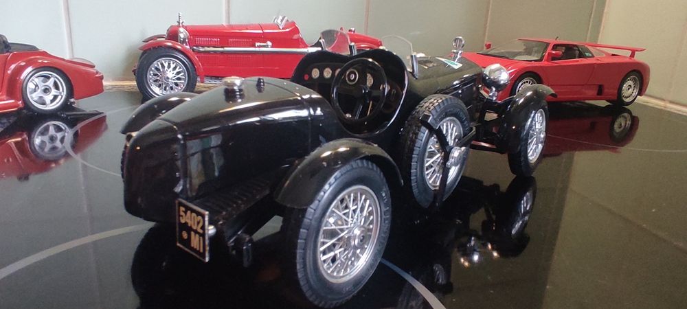 1/18 Alfa Romeo 2300 Monza Burago carro coleção miniatura
