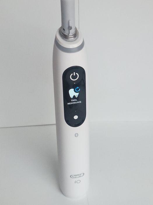 Szczoteczka oral B iO 8