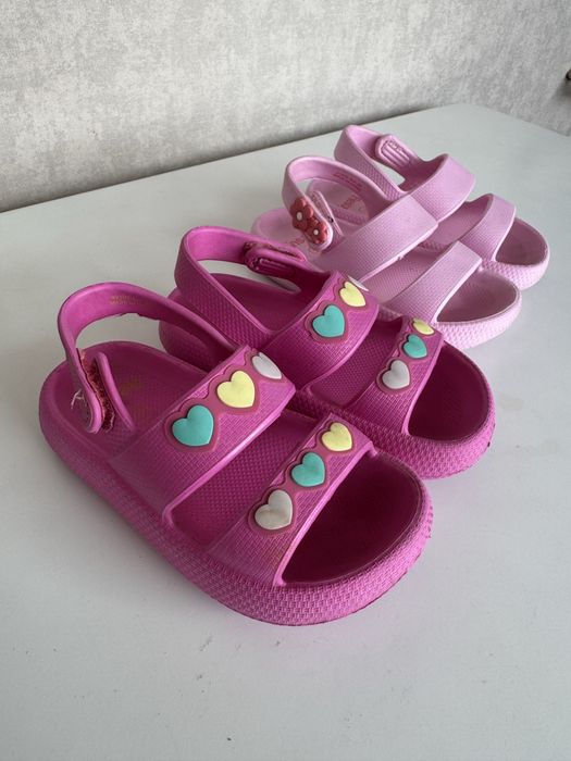 Дитяче взуття / сандалі 26 розмір