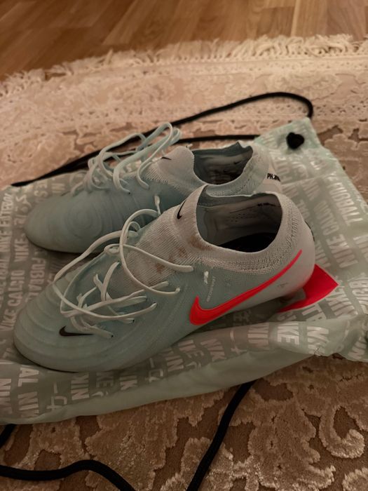 буци найк фантом