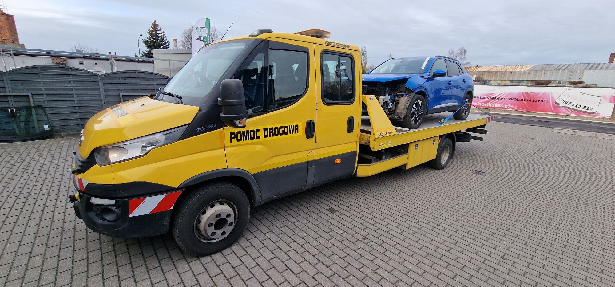 Auto Pomoc Drogowa Osobowe BUS Dostawcze 24H laweta Gniezno Holowanie