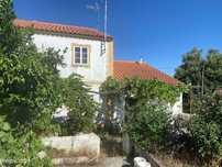 Oportunidade Única em Marvão - Beirã: Moradia Tradicional com Terreno