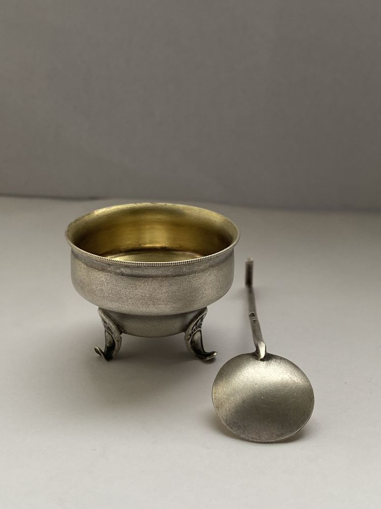 Серебряная солонка с ложечкой