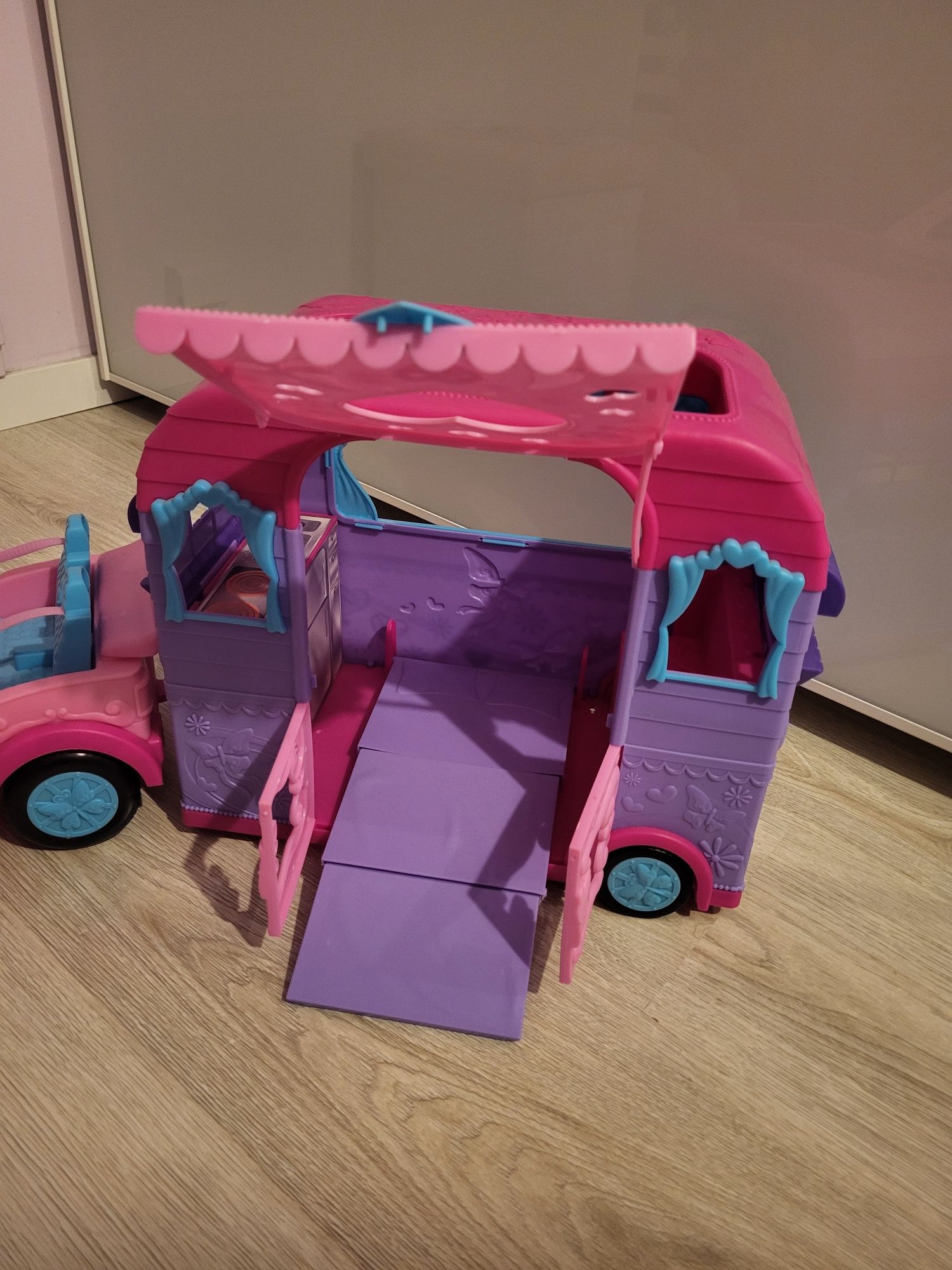 Duży Kamper z jeepem auto barbie