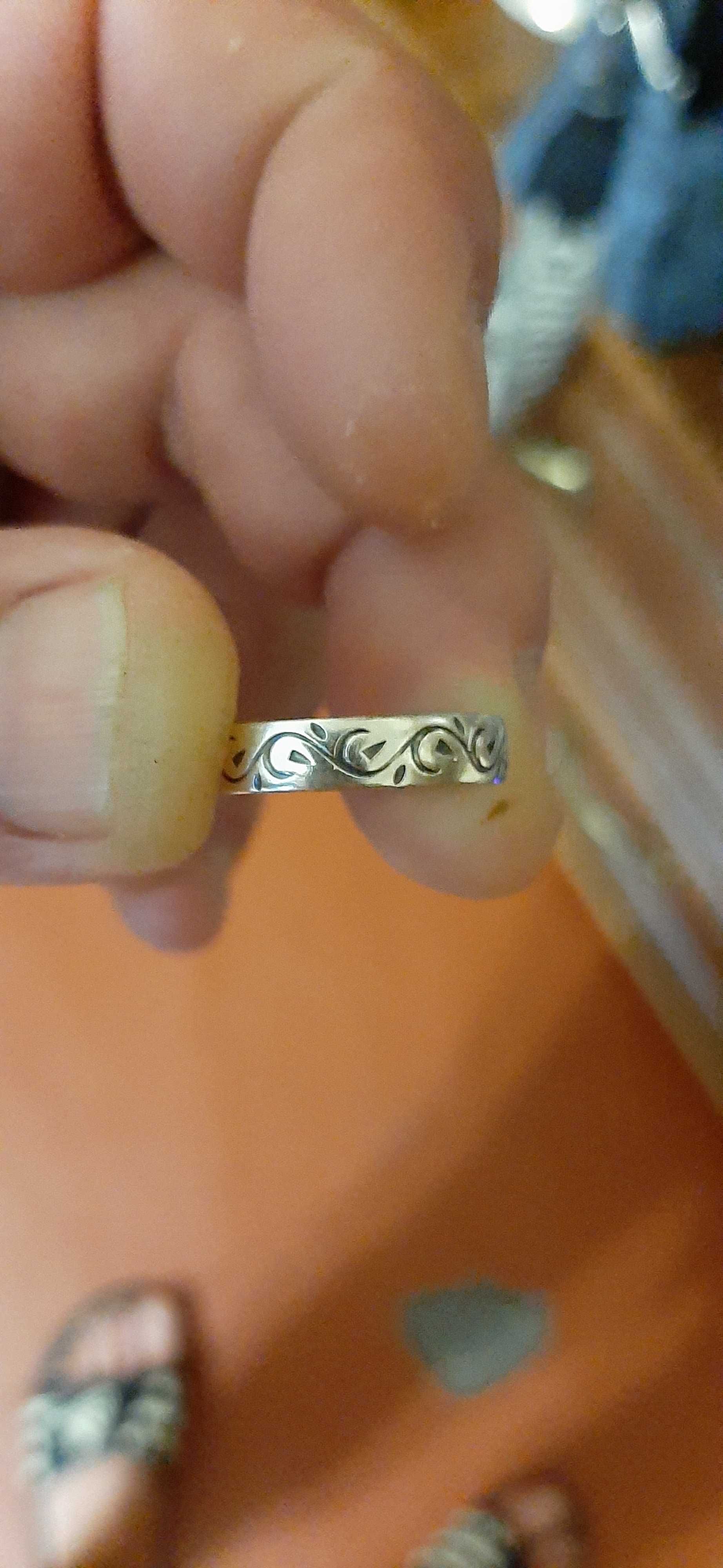 Продам серебряные крестики--150 гр.