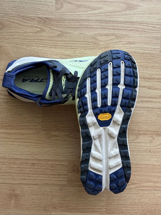 Altra olympus 6 running trail
