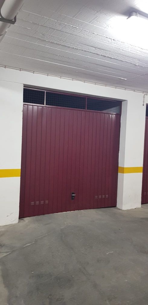 Garagem 29m2 Centro Alcochete Impecável