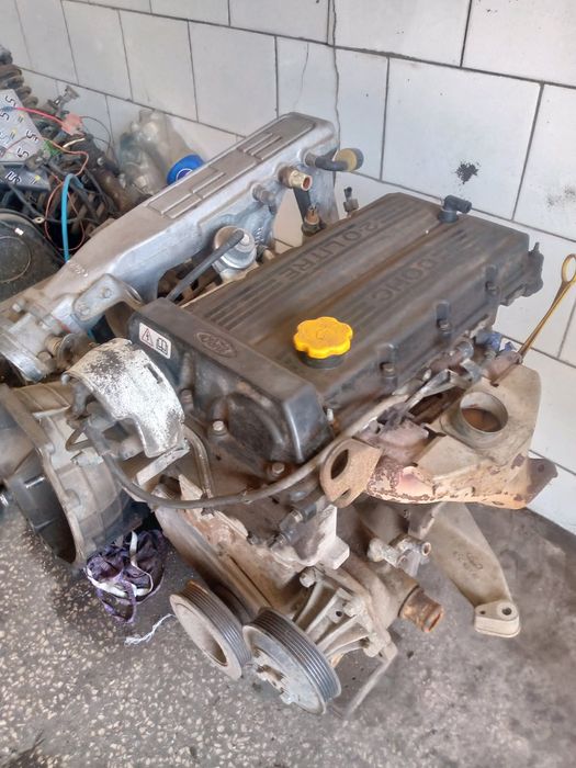 Продам двигатель/коробка Ford Sierra 2.0. Цена договорная!