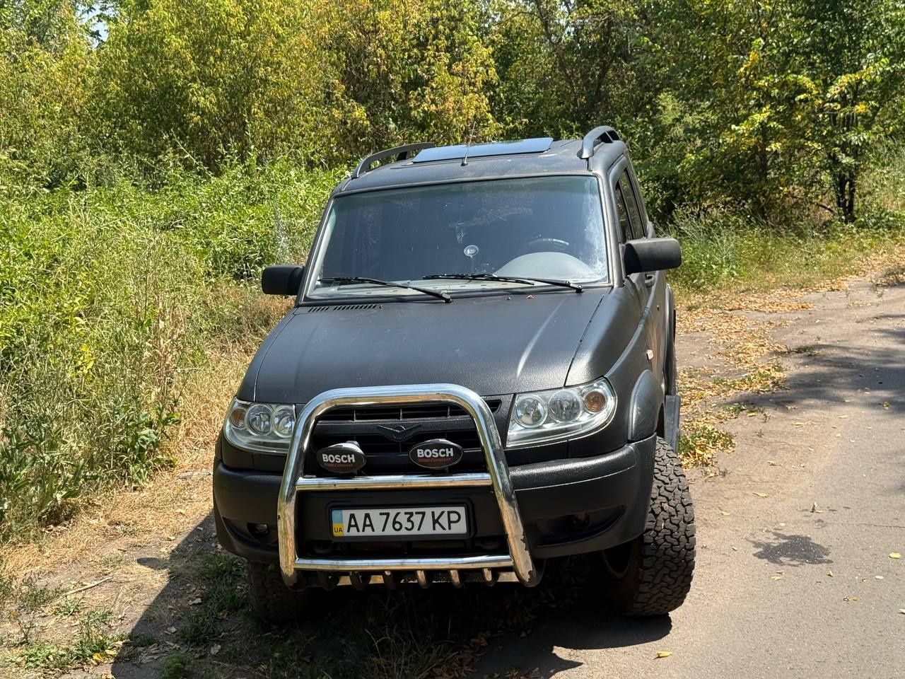 УАЗ Патріот в чудовому стані, підготовлений під будь-яке дорожнє покри