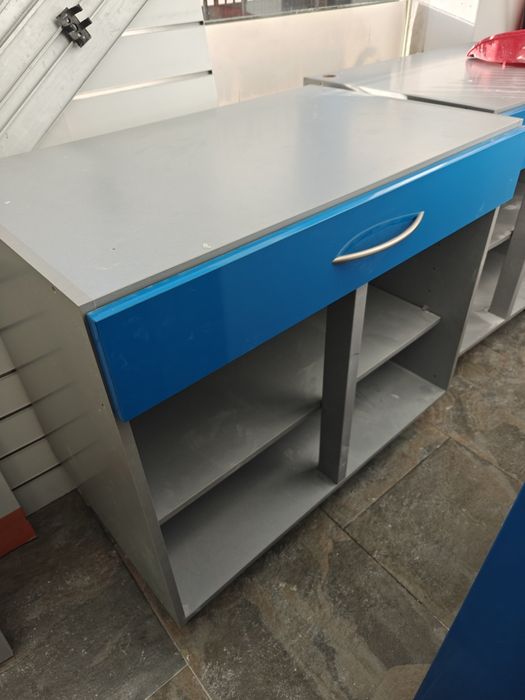 Móvel com gaveta de 80cm