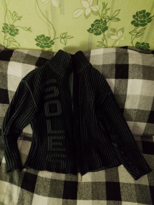 Продам зимову кофту темно-синього кольору