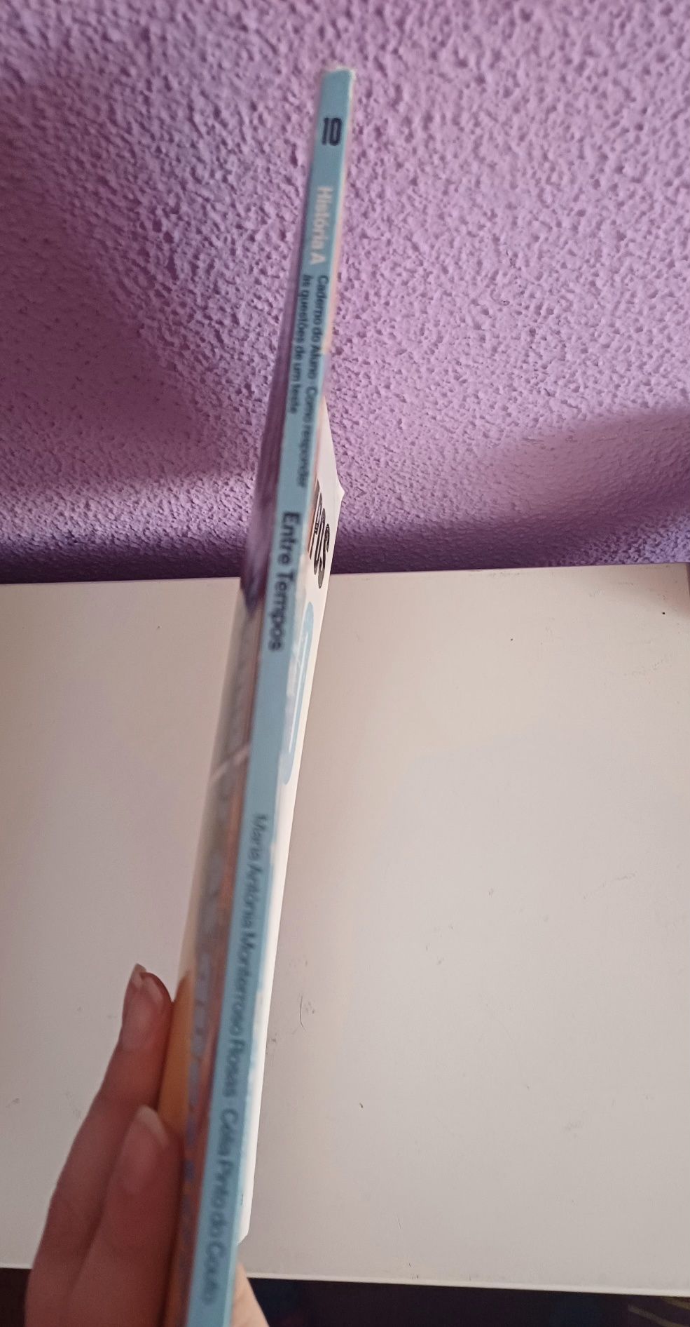 Livro "entre tempos" 10° ano
