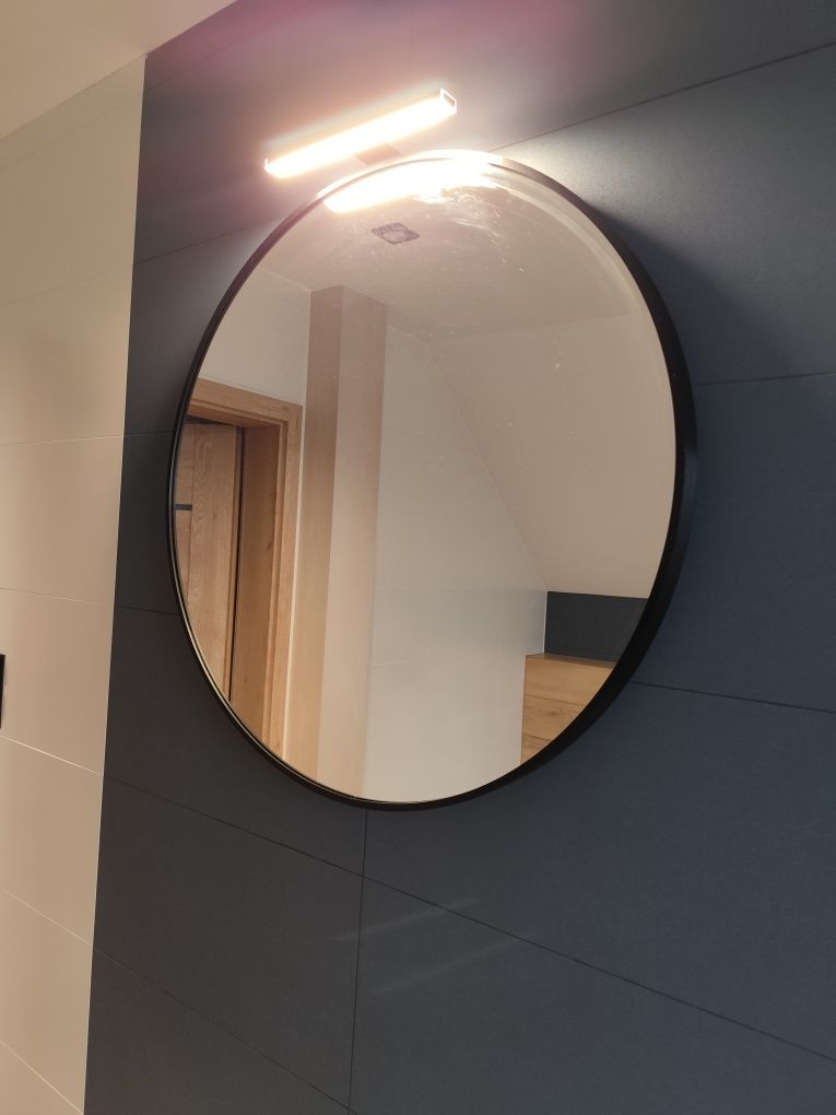 Lustro okrągłe 80 cm z kinkietem LED