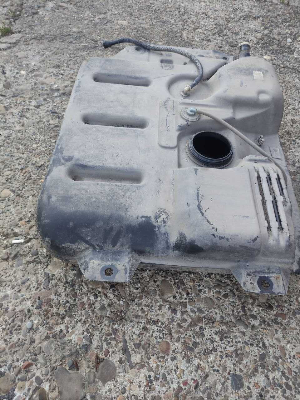Бак топливний паливний Renault Trafic Opel vivaro 1.9 2.0 2.5 01-14