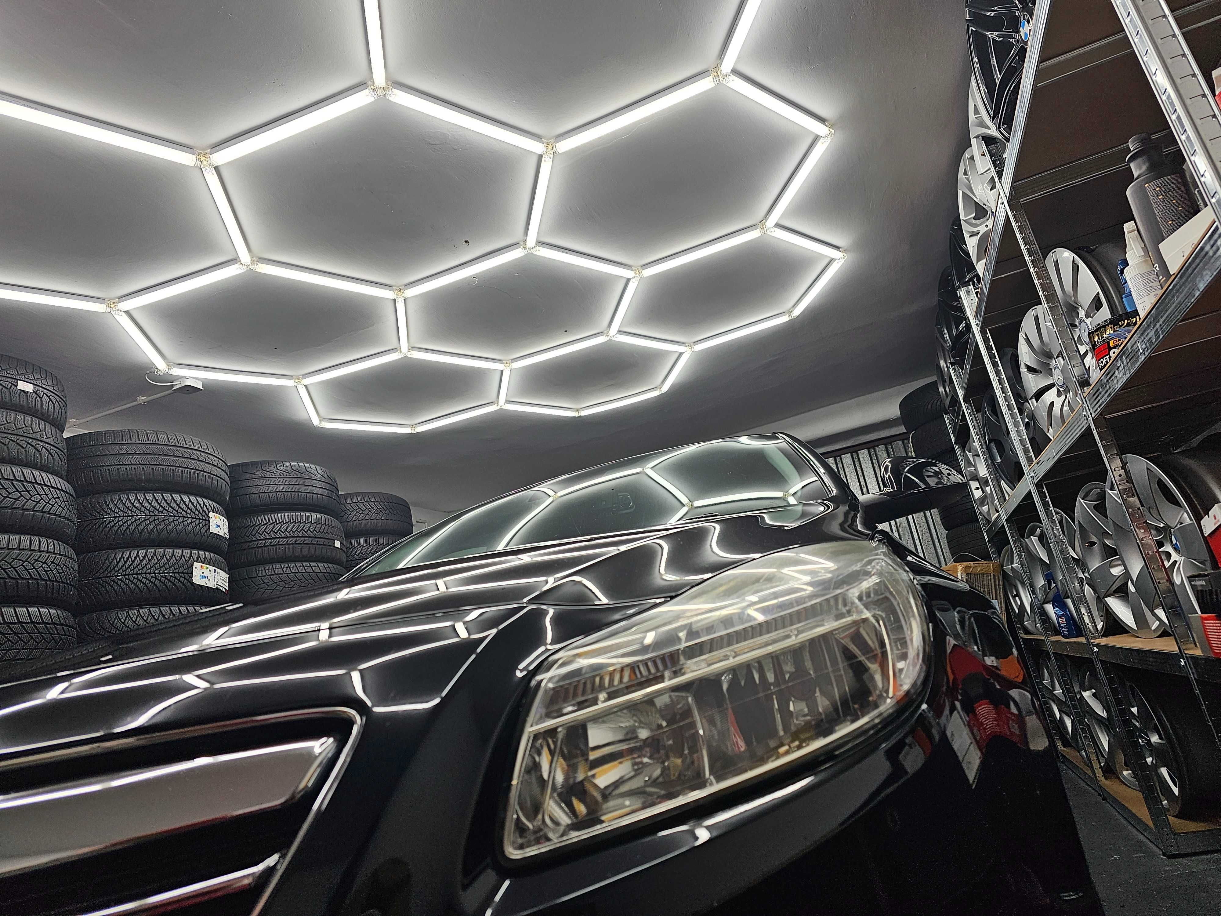 Lampa LED HEXAGON do garażu plastry miodu 242 x 168 cm 6500K