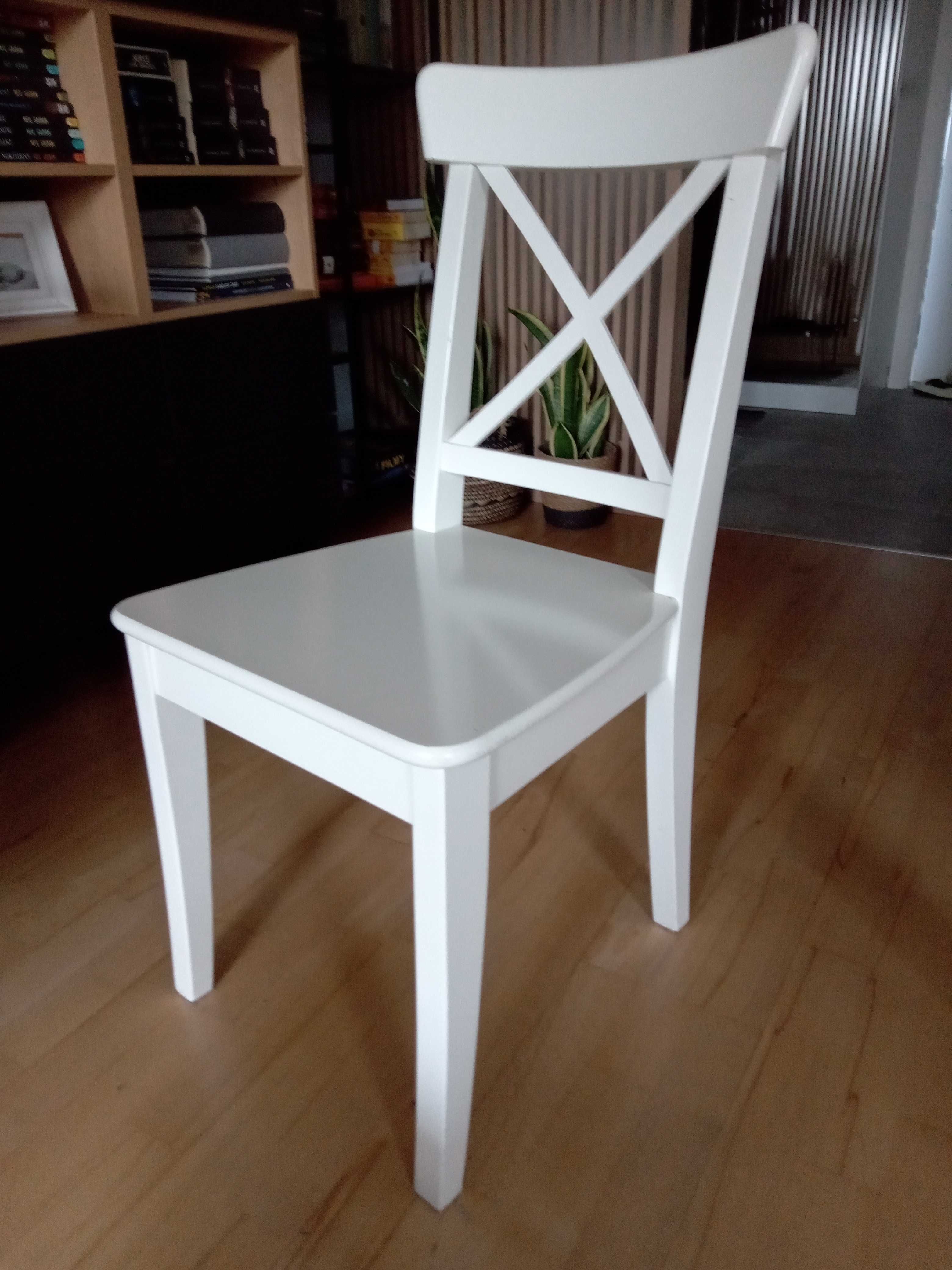 Białe krzesło Ingolf
