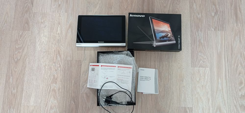 Планшет Lenovo YOGA TABLET 10 .